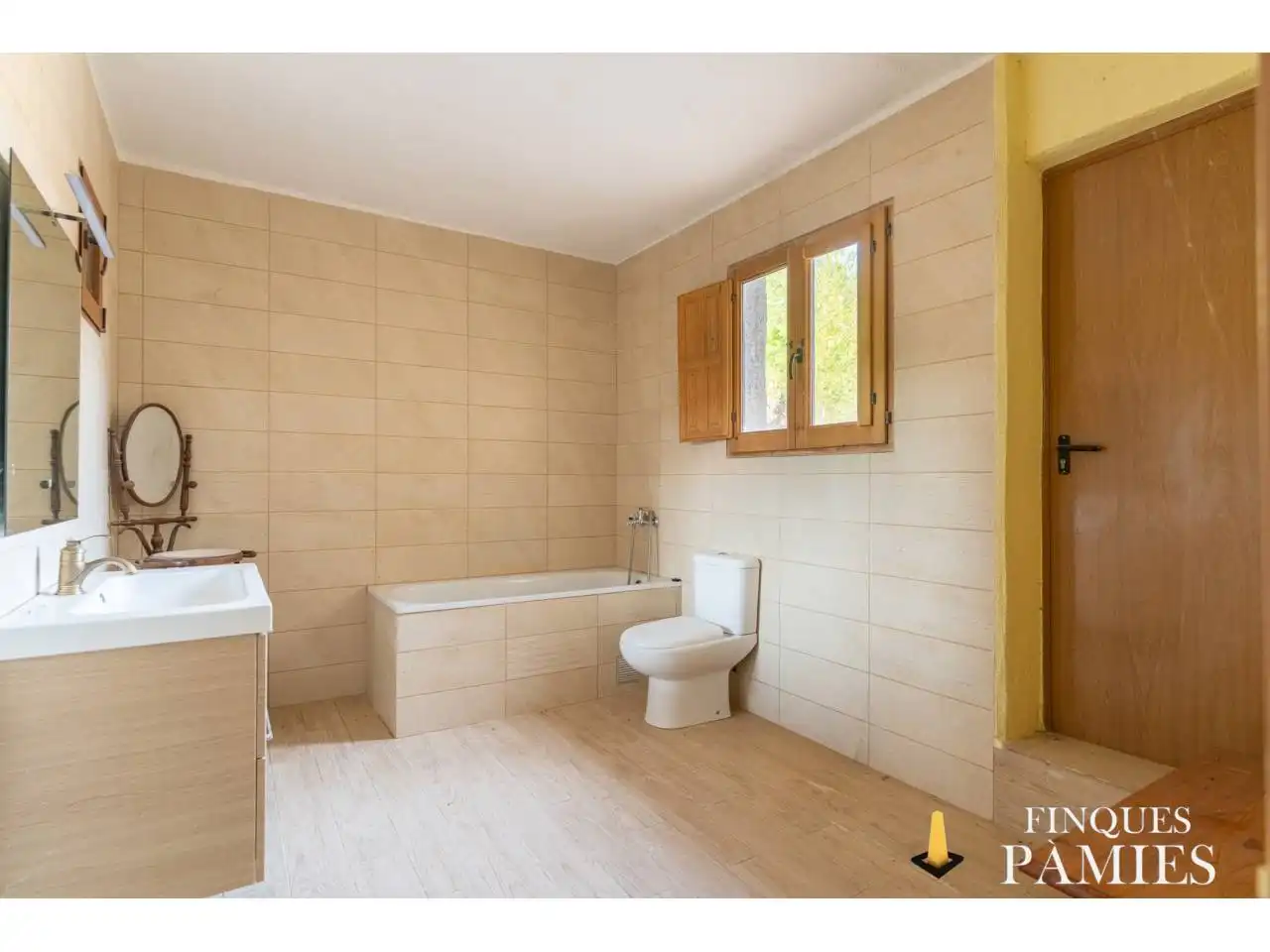 Bathroom of Country homes for sale in La Selva del Camp  with Private garden, Terrace and Swimming Pool