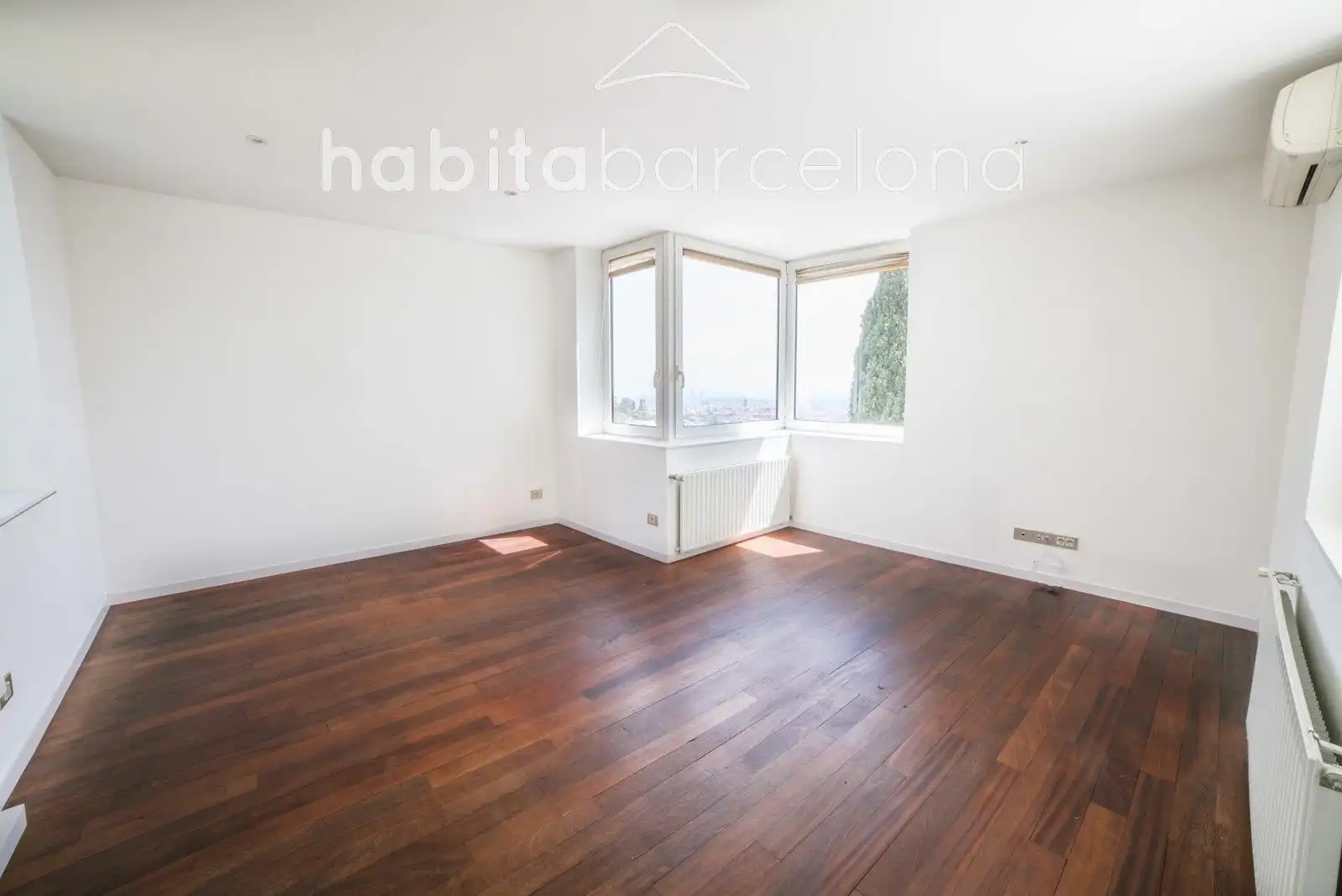 Bedroom of Houses for rent in Barcelona  with Air Conditioner, Heating and Private garden