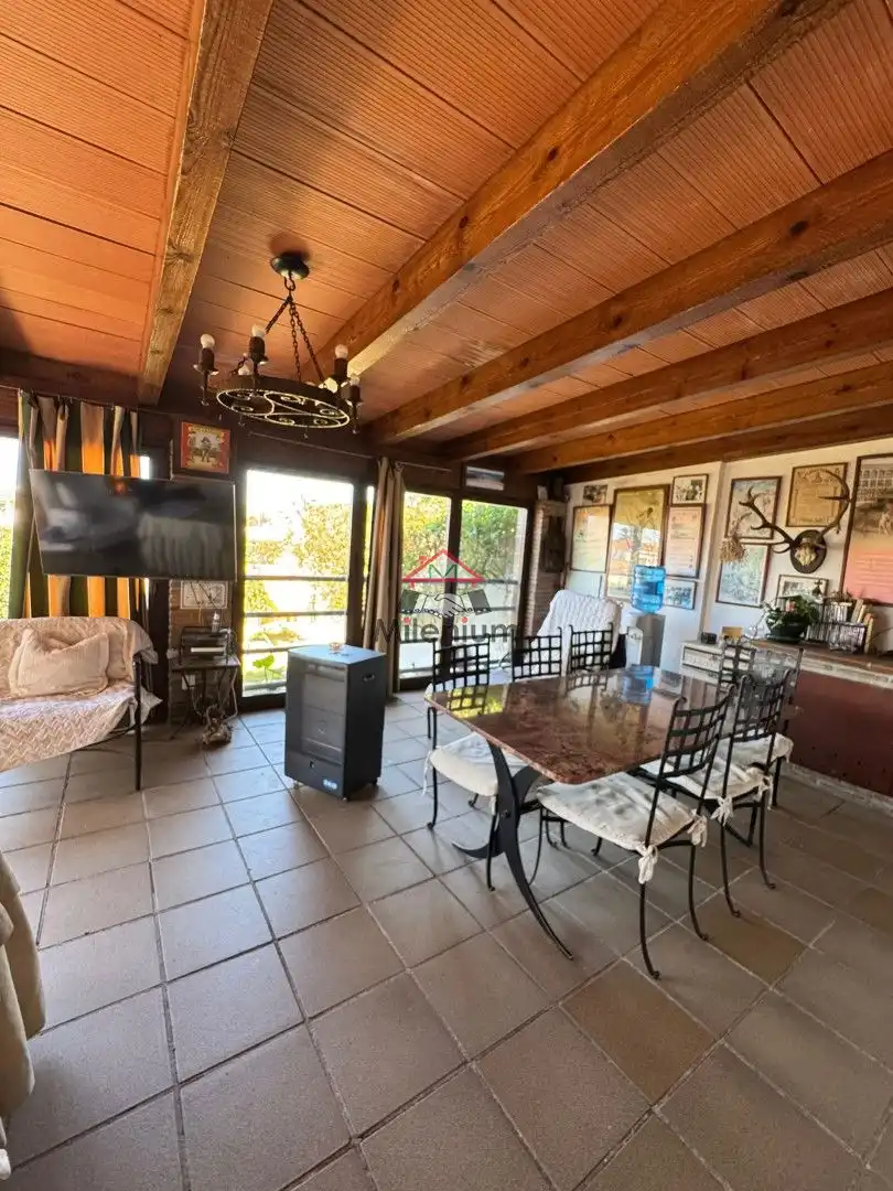 Chalet con terraza en venta en Calle Árbol de la Cigüeña, imagen 2