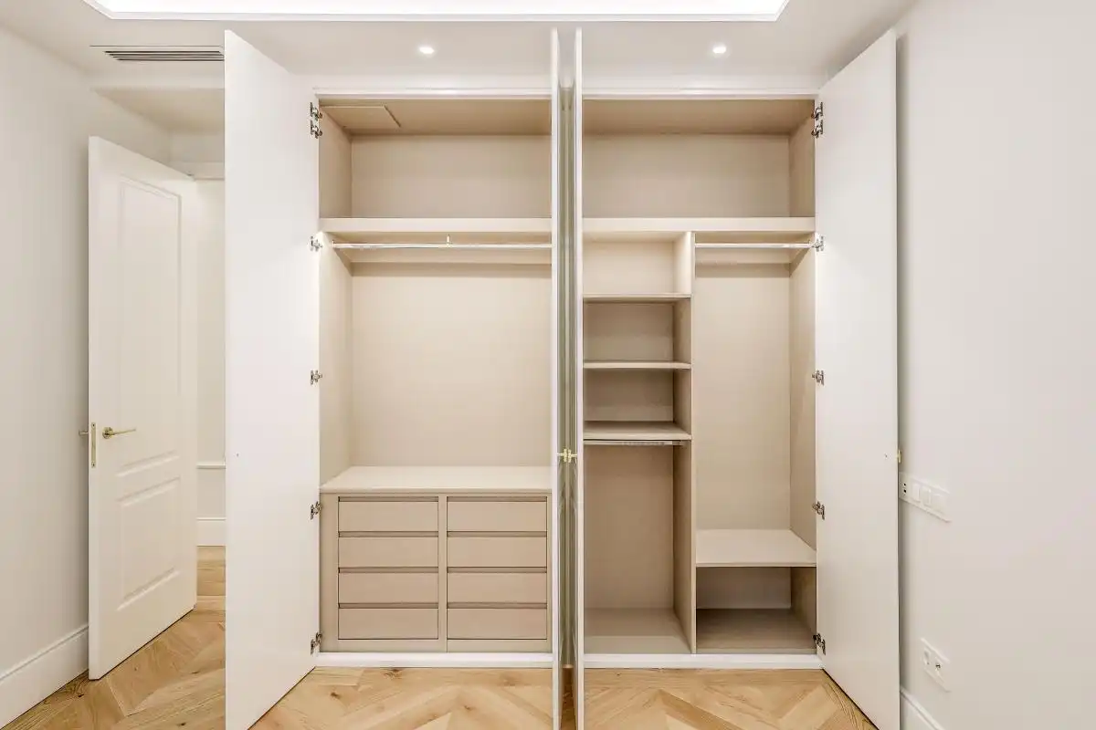 Bedroom of Flat for sale in Madrid  with Air Conditioner and Heating