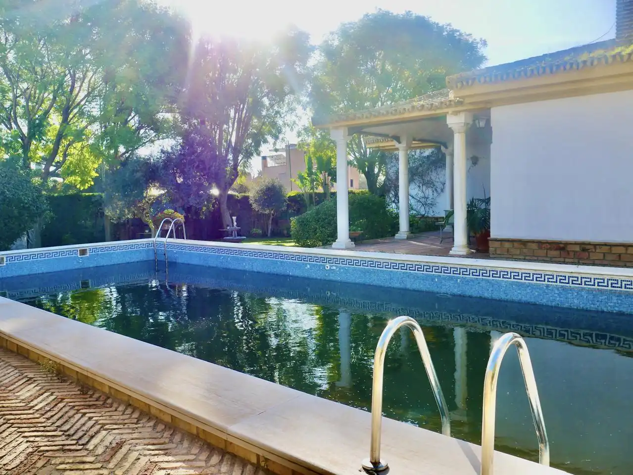 Casa o xalet en venda a Jacinto Benavente, Gines