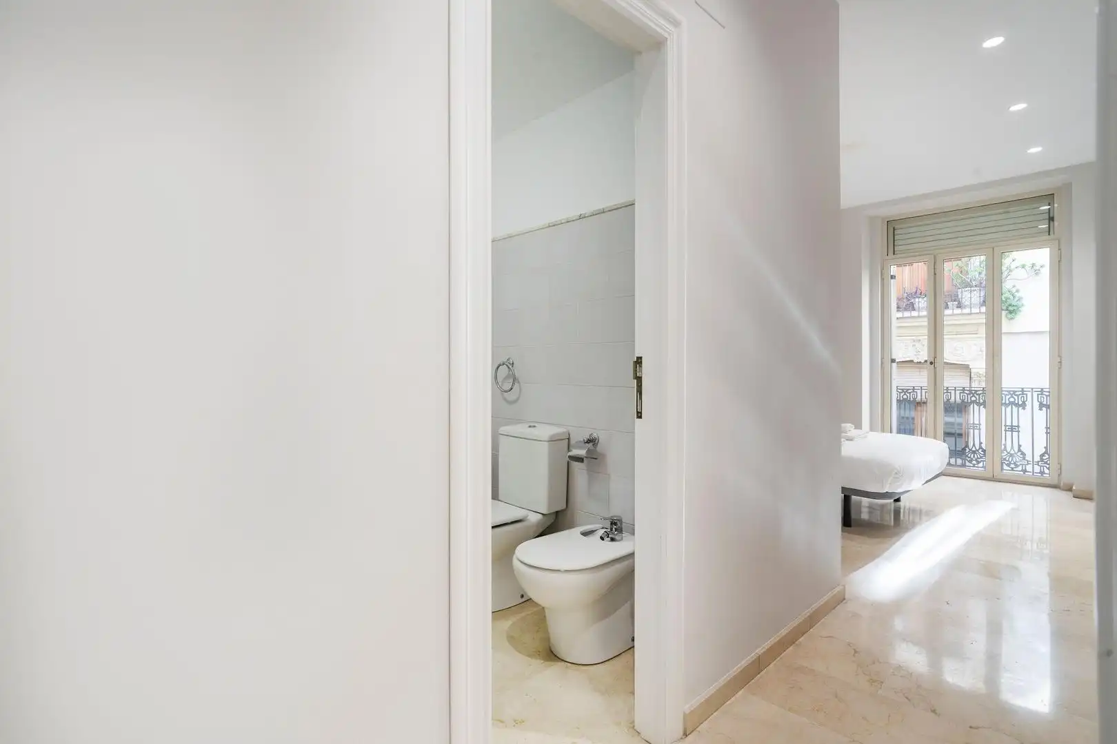 Baño de Piso de alquiler en Valencia con Aire acondicionado, Calefacción y Amueblado