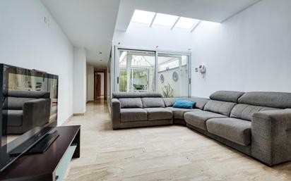 Living room of Flat for sale in Mataró  with Air Conditioner, Heating and Parquet flooring