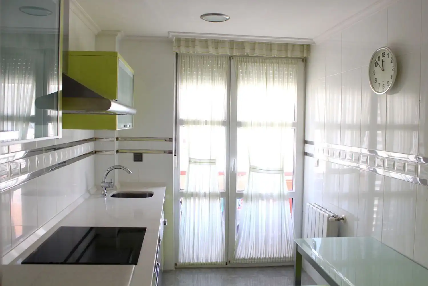 Cocina de Piso en venta en Santa Cruz de Bezana con Calefacción, Terraza y Trastero