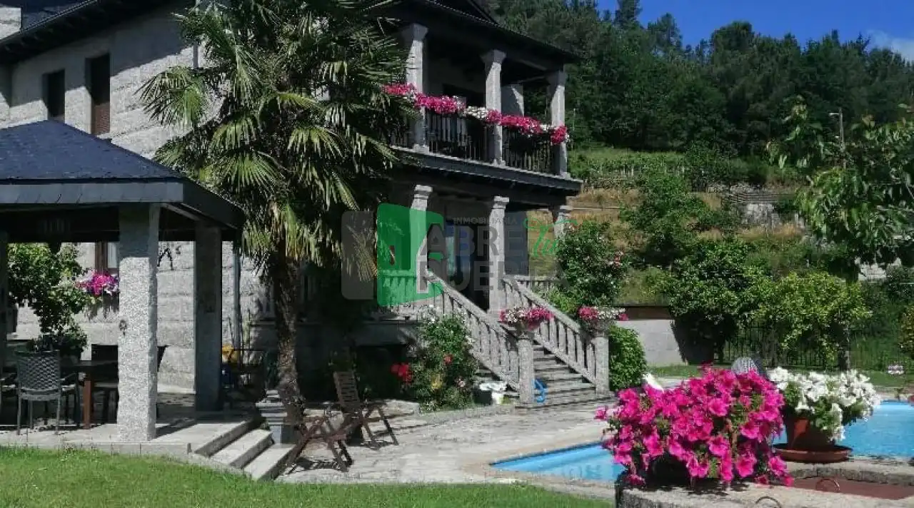 Garden of Houses for sale in Padrenda  with Heating, Private garden and Parquet flooring
