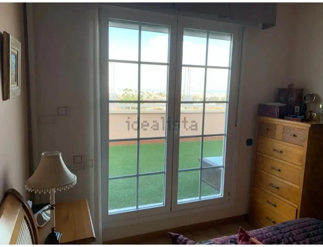 Habitación de Ático de alquiler en Almería con Aire acondicionado, Calefacción y Amueblado