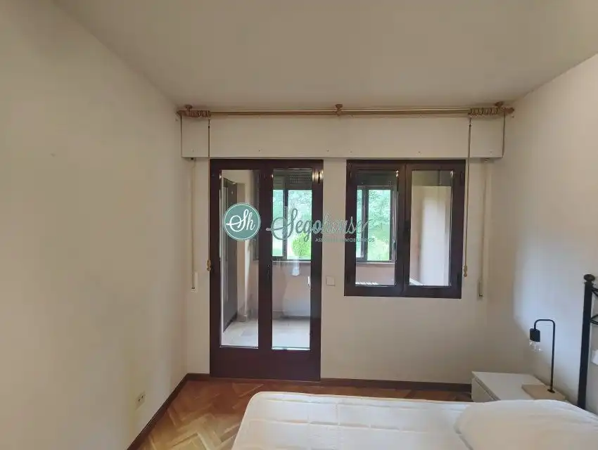 Bedroom of Flat for rent in Segovia  with Heating, Parquet flooring and Terrace