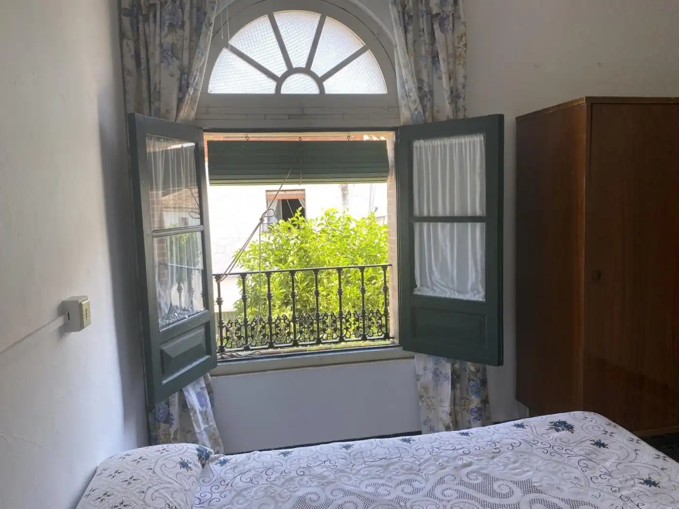 Dormitori de Casa o xalet en venda en El Pedroso amb Terrassa, Traster i Balcó