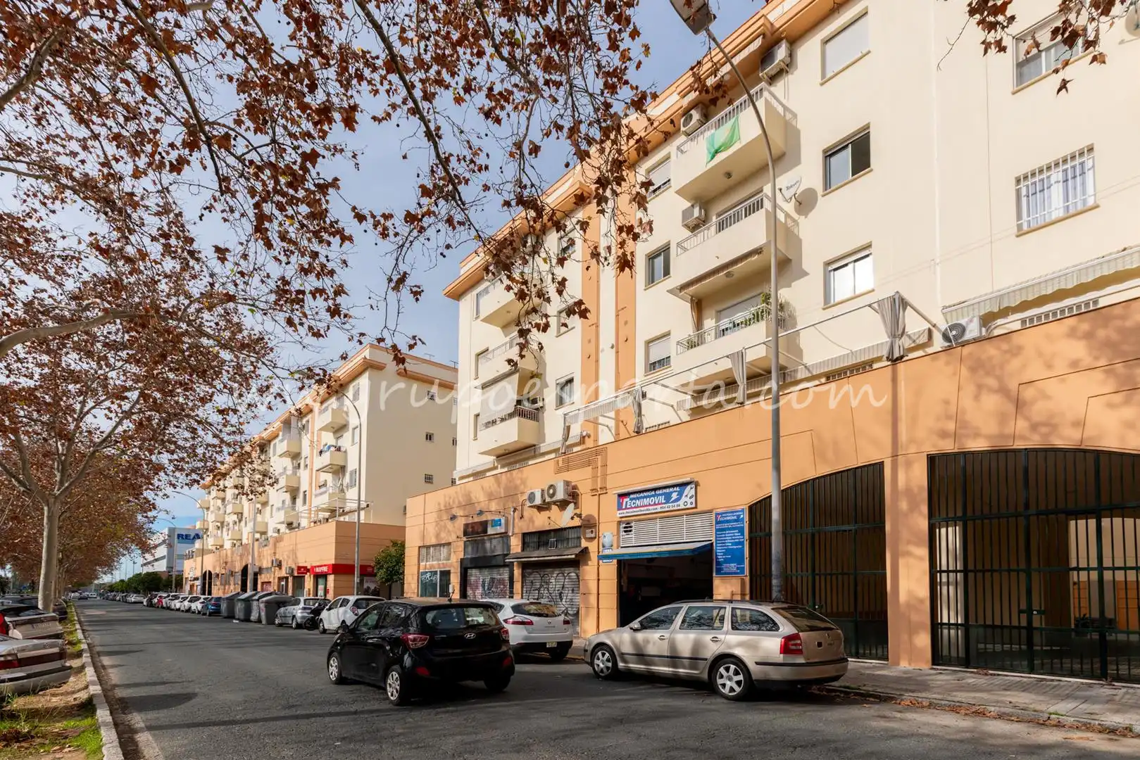 Exterior view of Flat for sale in Sevilla  with Air Conditioner and Balcony