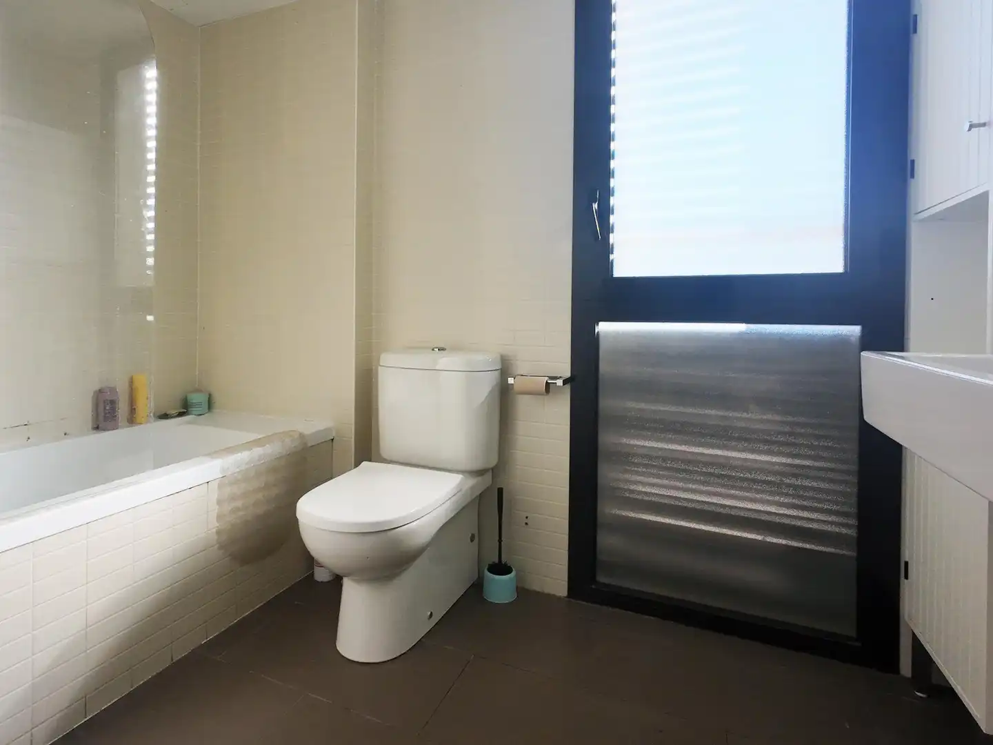 Baño de Piso en venta en Bescanó con Aire acondicionado, Calefacción y Piscina comunitaria