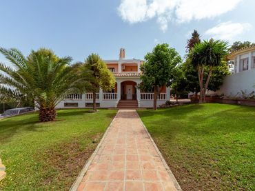 Casa pareada con balcón en venta en Manantiales - Lagar - Cortijo