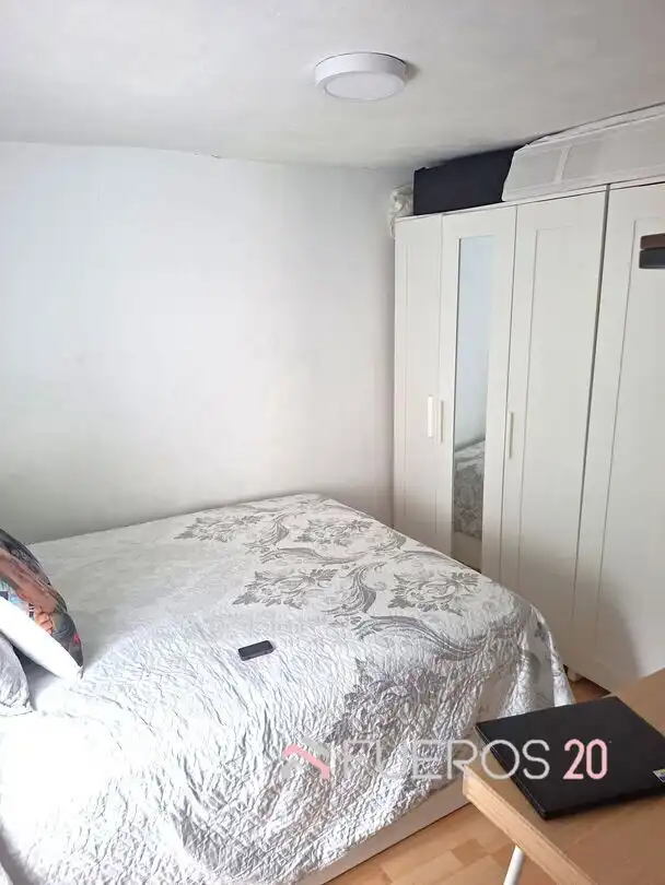Habitación de Apartamento en venta en Barakaldo  con Calefacción, Trastero y Amueblado