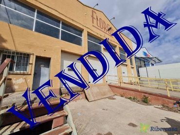 Industrial building for sale in Parque del Queiles