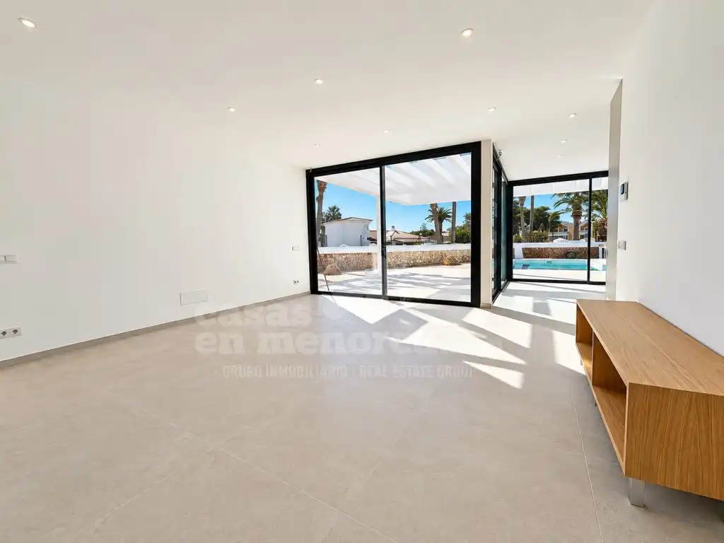 Vista exterior de Casa o xalet en venda en Cala Blanca