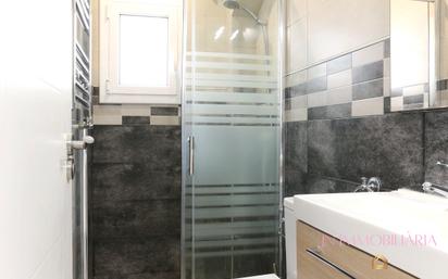 Bathroom of Flat for sale in Mataró  with Heating, Oven and Alarm