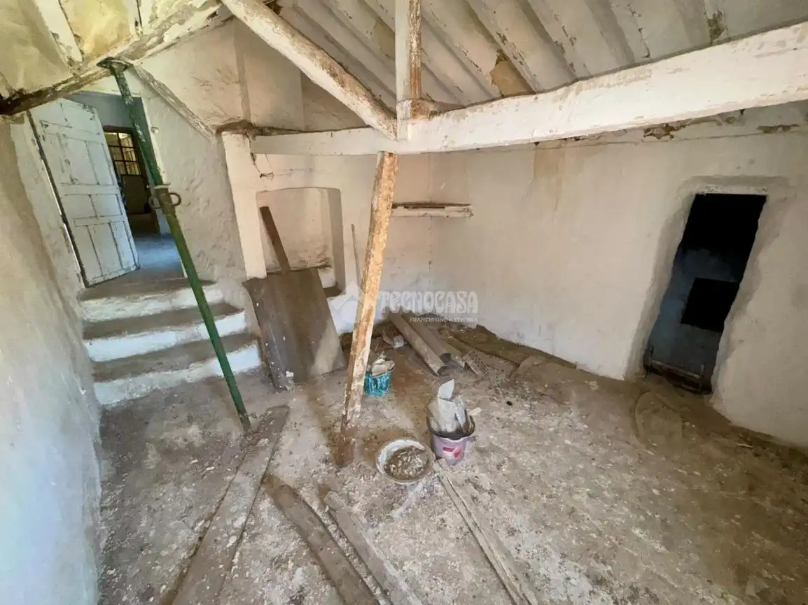 Casa aparellada amb terrassa en venda a C. Carmen, imagen 16