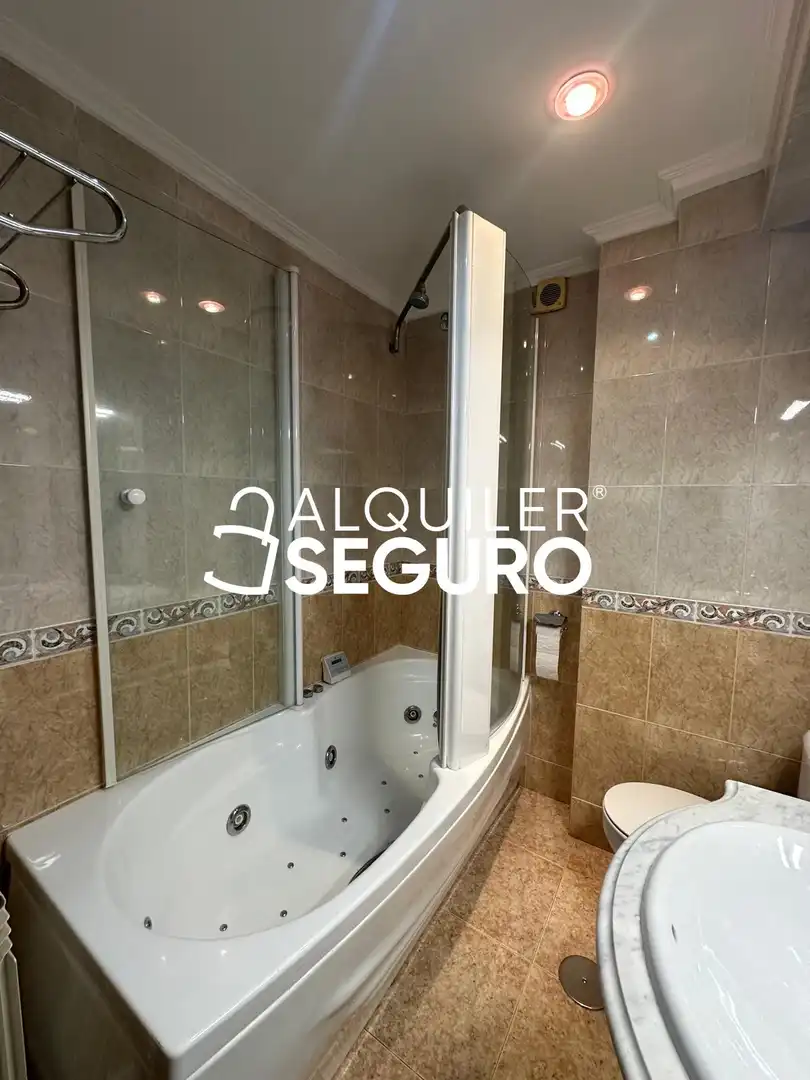 Baño de Piso de alquiler en Alcorcón con Aire acondicionado y Calefacción