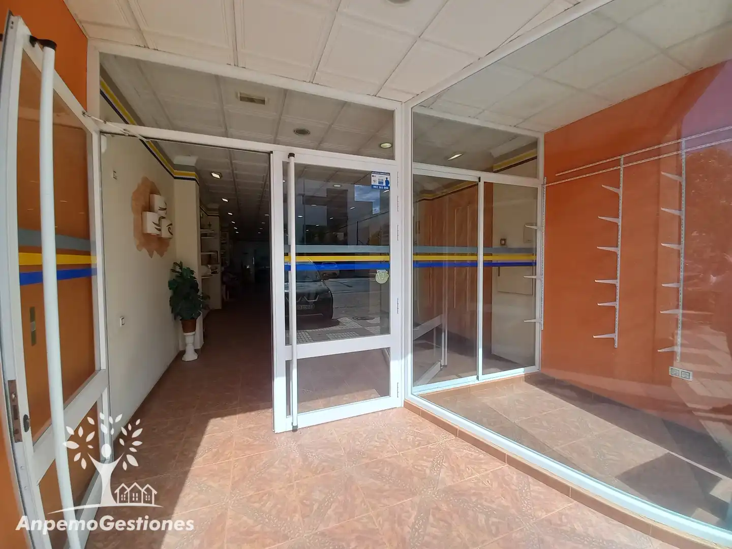 Business premises for sale in Palma del Río, imagen 2