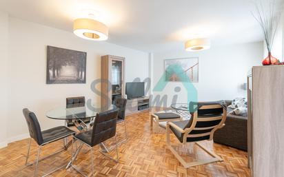 Living room of Flat for sale in Oviedo   with Heating, Parquet flooring and Furnished