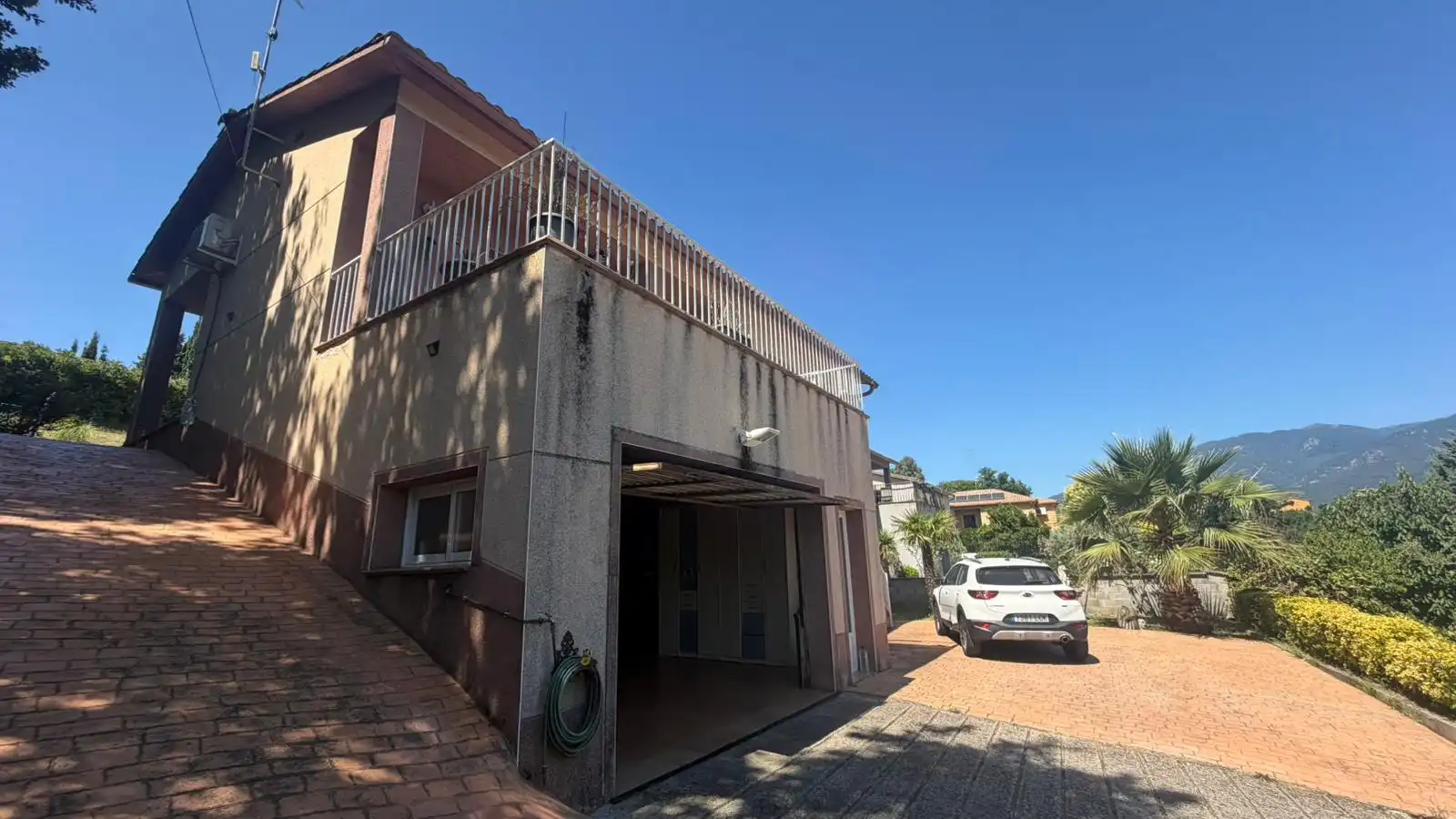 Exterior view of Houses for sale in Riells i Viabrea  with Private garden