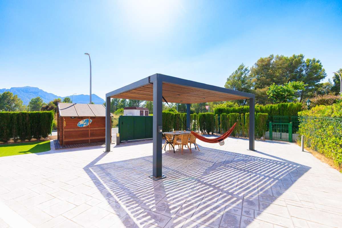 Jardí de Casa o xalet en venda en Mont-roig del Camp amb Aire condicionat, Calefacció i Jardí privat