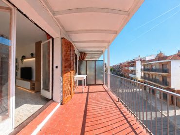 Attico con balcone in vendita a Carrer de Puig i Cadafalch