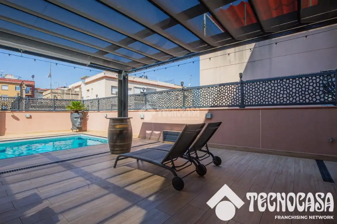 Terrassa de Casa o xalet en venda en Santa Coloma de Gramenet amb Aire condicionat, Calefacció i Terrassa