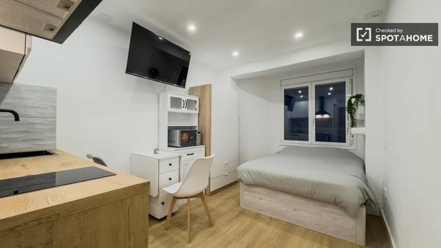 Piso en Alquiler en El Poble Sec - Parc de Montjuïc