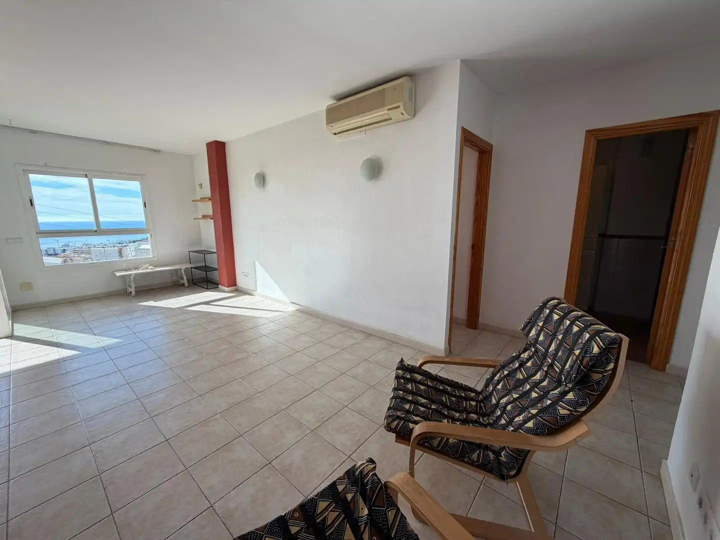 Living room of Flat for sale in Fuengirola  with Air Conditioner, Terrace and Community pool