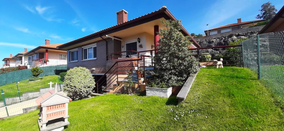 Exterior view of House or chalet for sale in Limpias  with Terrace and Storage room