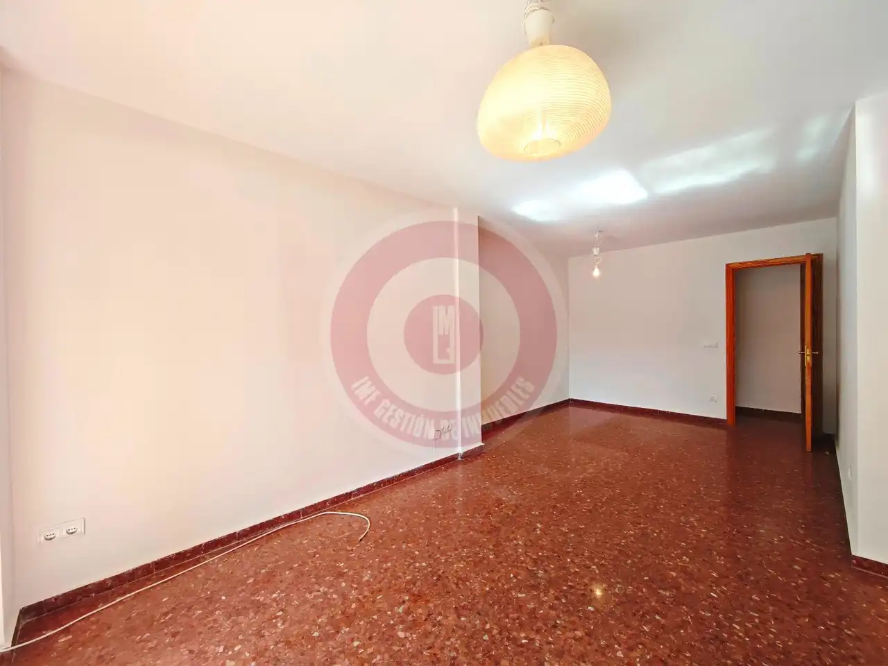 Wohnung zum Verkauf in Málaga mit Klimaanlage, Terrasse und Alarm