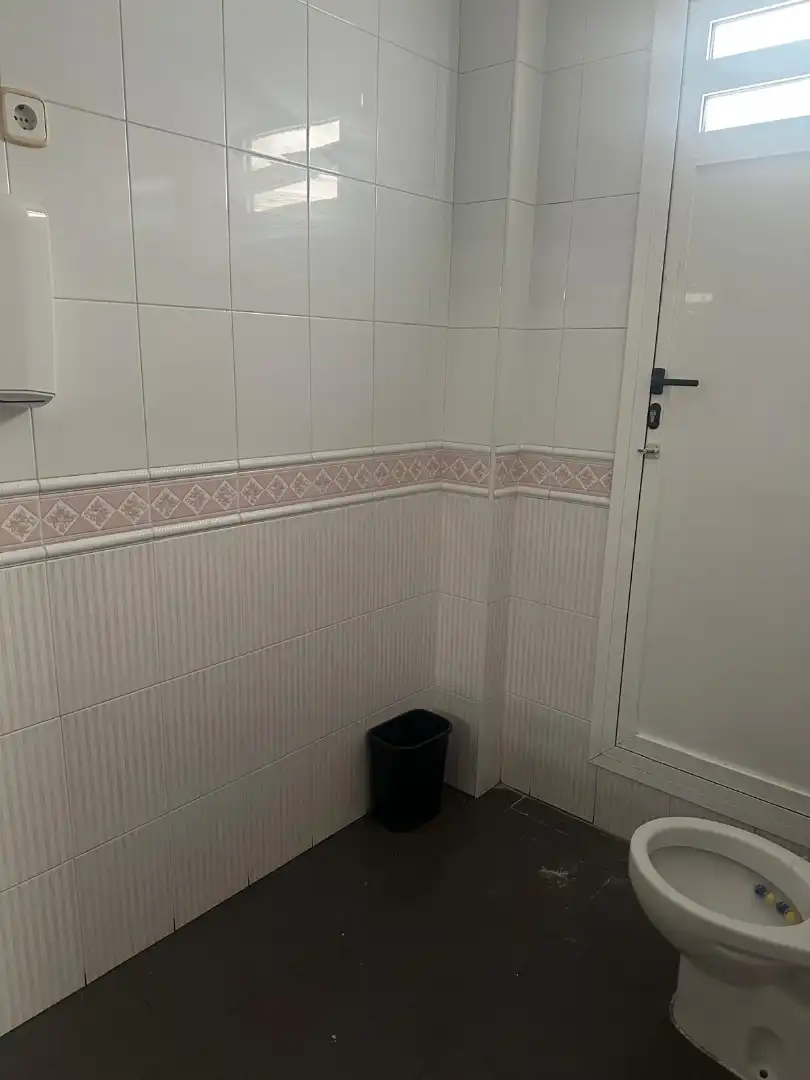 Baño de Local de alquiler en Antella con Aire acondicionado, Calefacción y Terraza