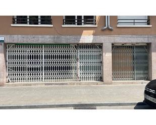 Vista exterior de Local en venda en Vic amb Alarma