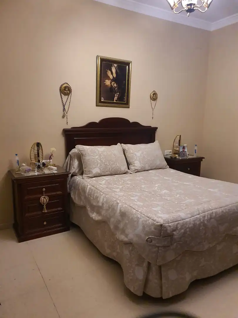 Habitación de Casa o chalet en venta en Brenes con Aire acondicionado, Jardín privado y Terraza