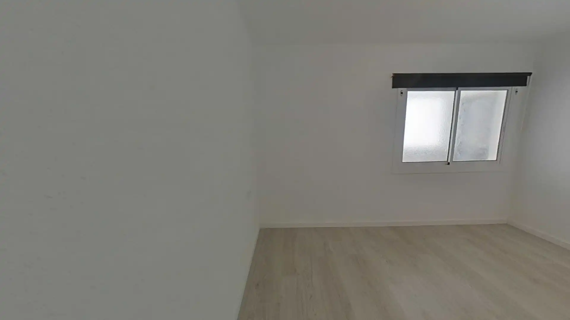Habitación de Piso en venta en Badalona con Parquet y Horno