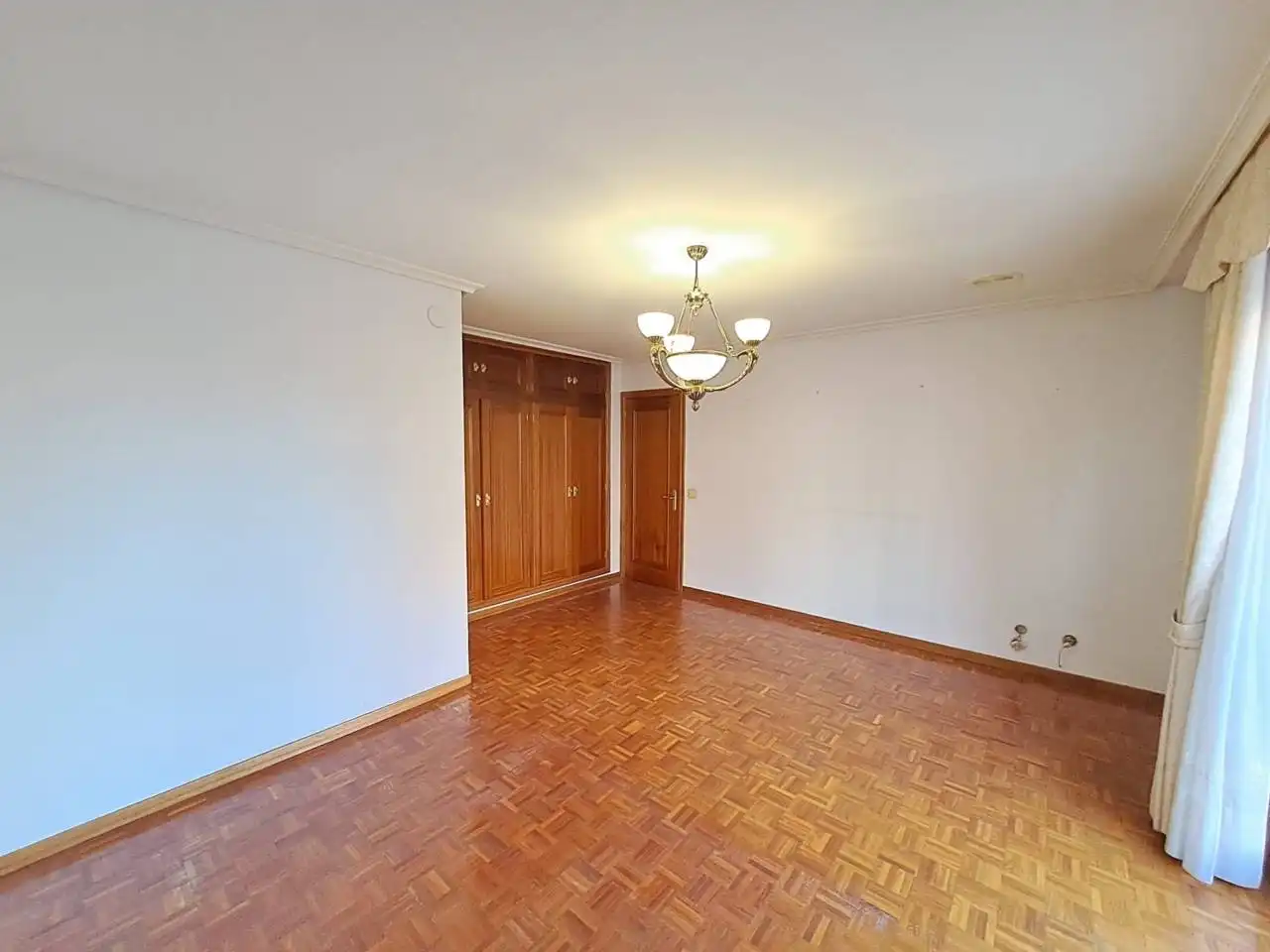 Sala d'estar de Pis en venda en Burgos amb Calefacció, Terrassa i Traster