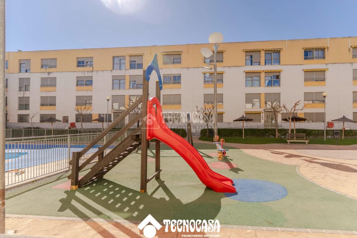 Exterior view of Flat for sale in  Granada Capital