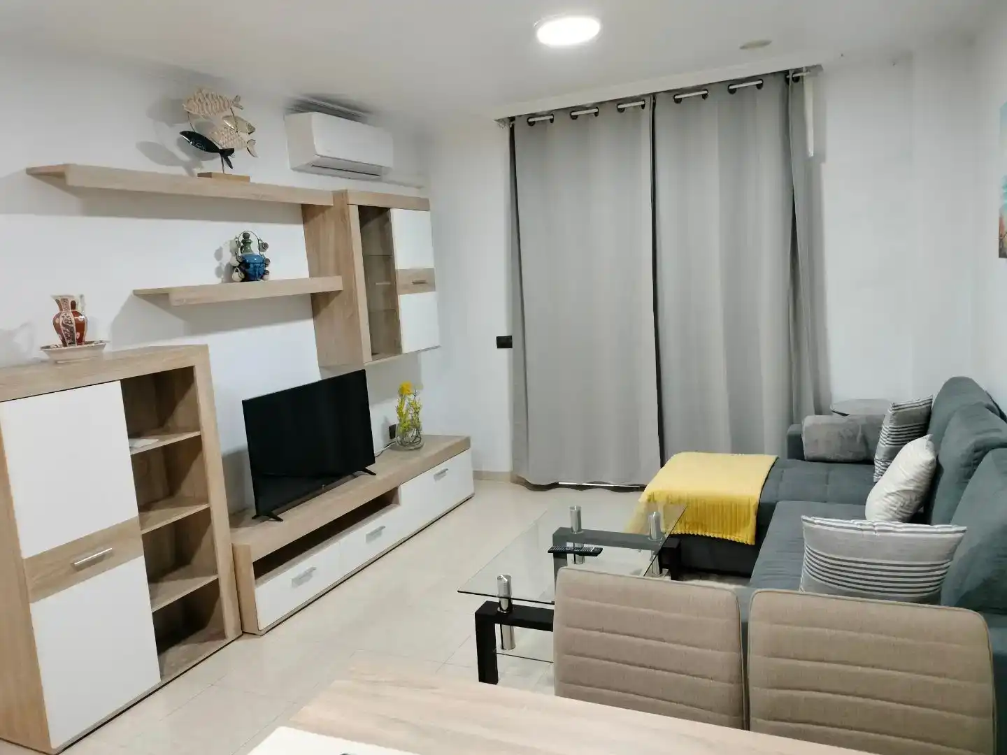 Wohnzimmer von Wohnung zur Miete in Adeje mit Klimaanlage