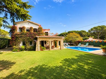 Villa con giardino in vendita a Residència