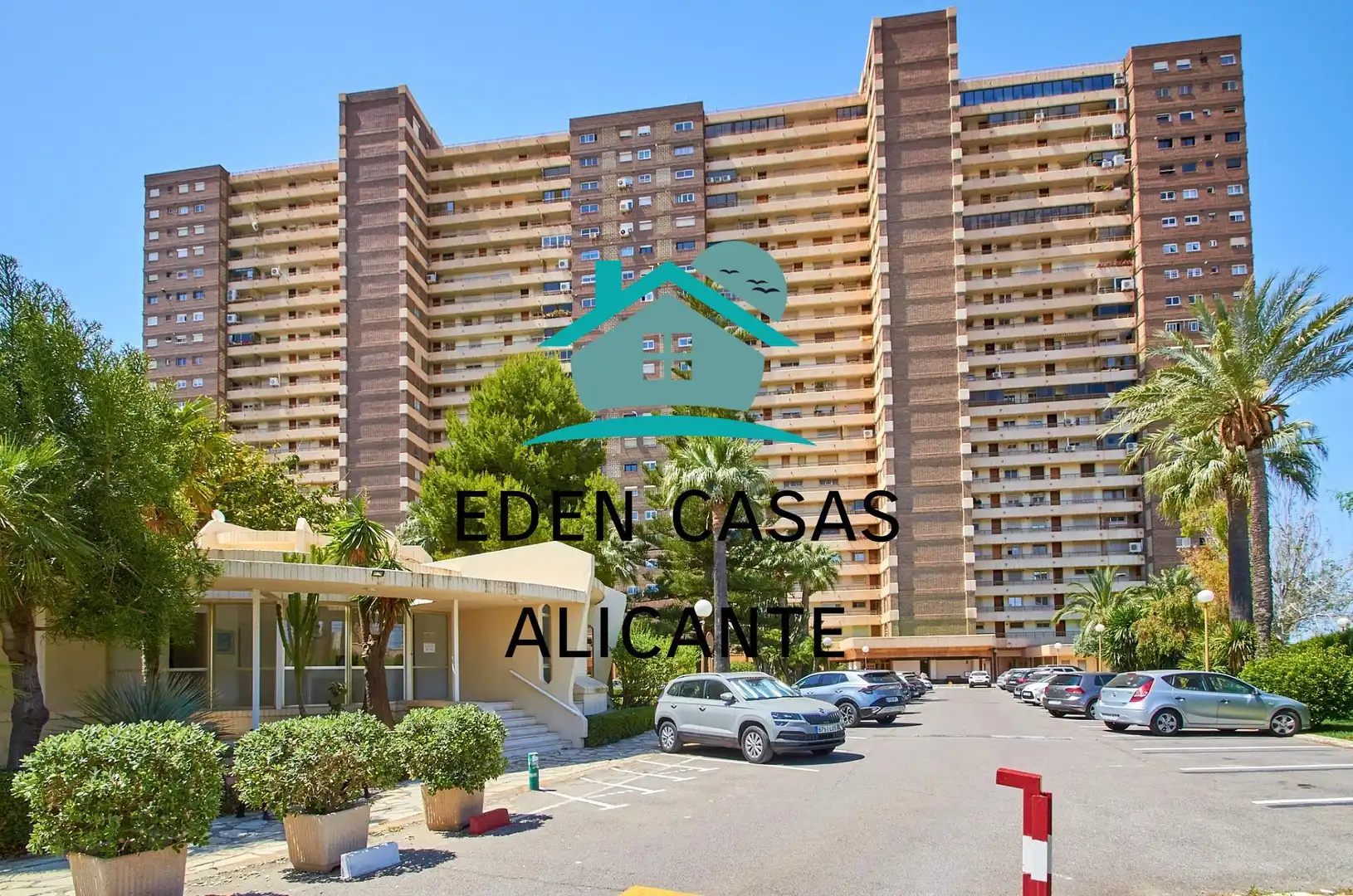 Außenansicht von Wohnungen zum Verkauf in Alicante / Alacant mit Klimaanlage, Heizung und Privatgarten