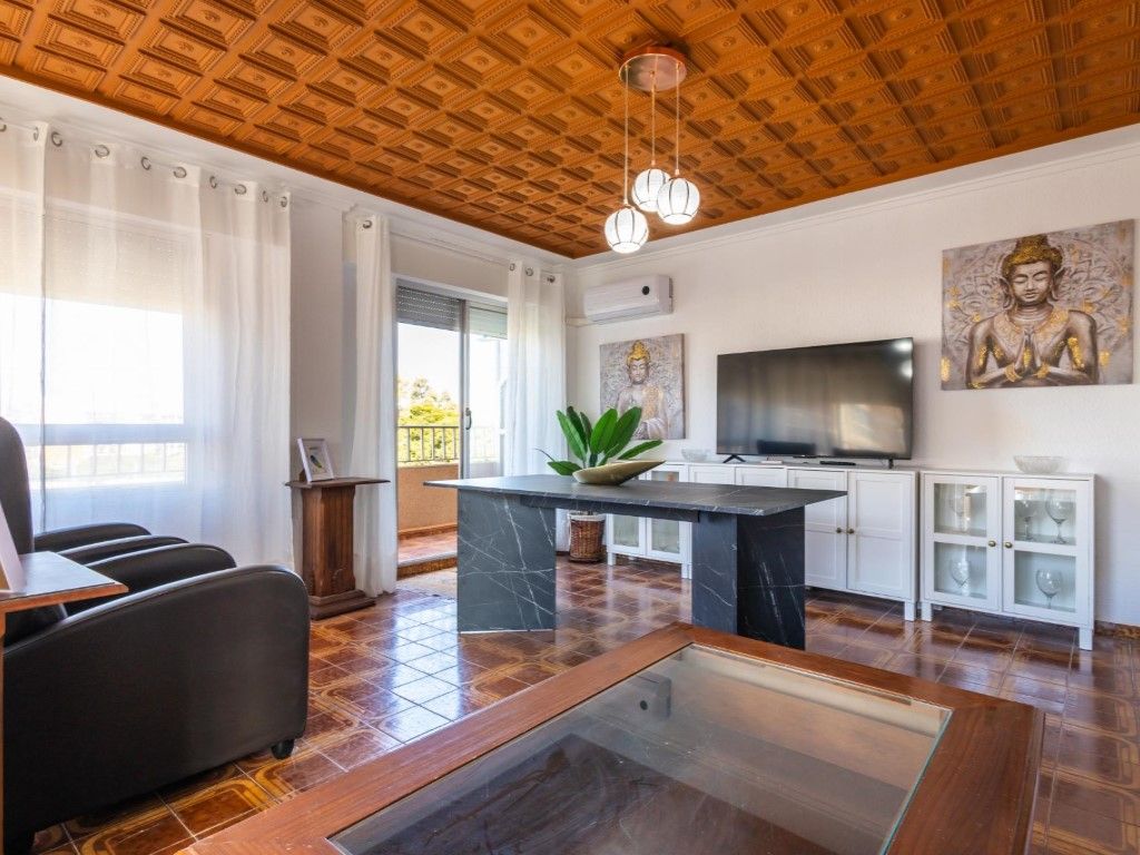 Sala d'estar de Apartament en venda en Torrevieja amb Terrassa i Moblat