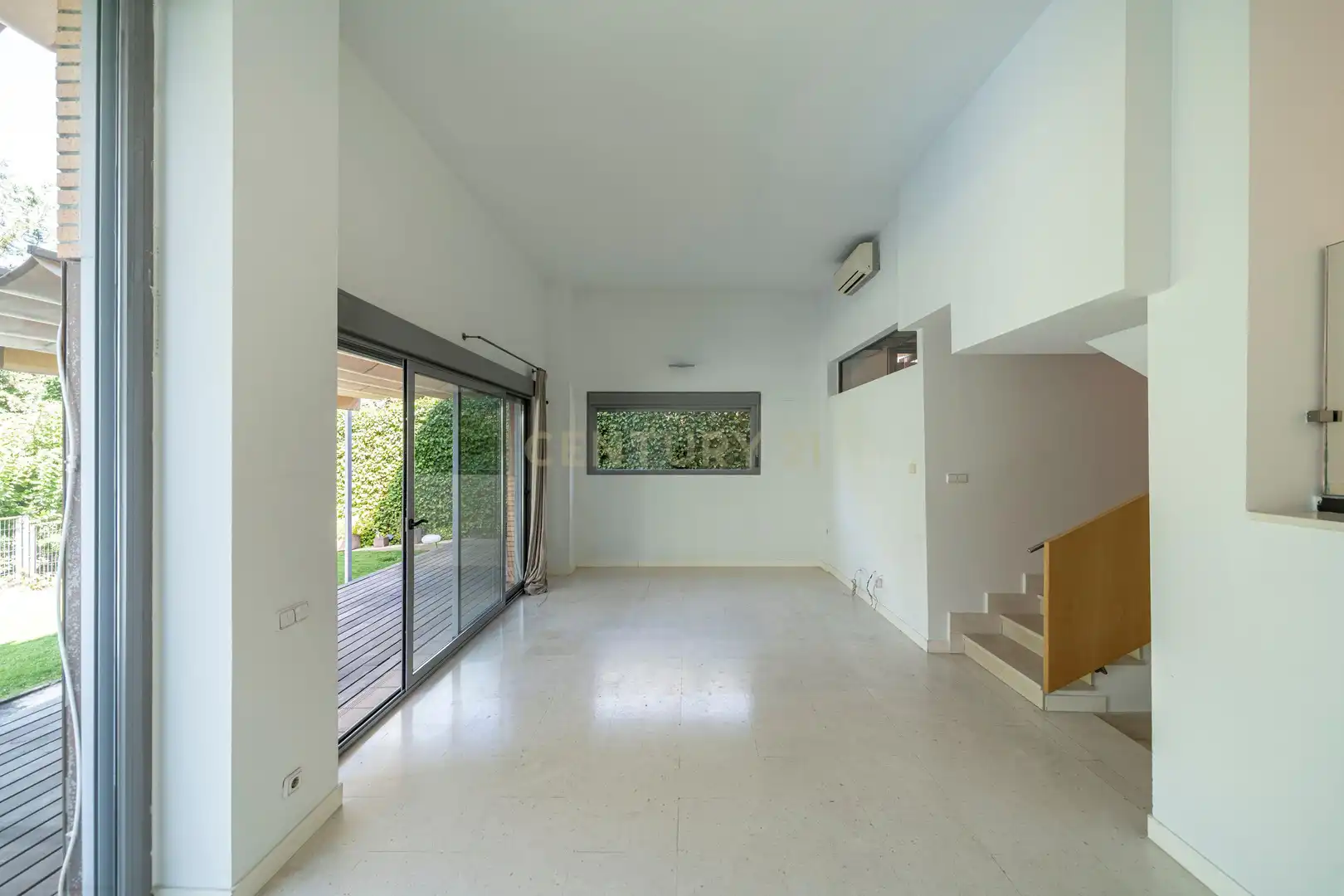 Sala d'estar de Casa o xalet en venda en Pozuelo de Alarcón amb Aire condicionat, Jardí privat i Piscina