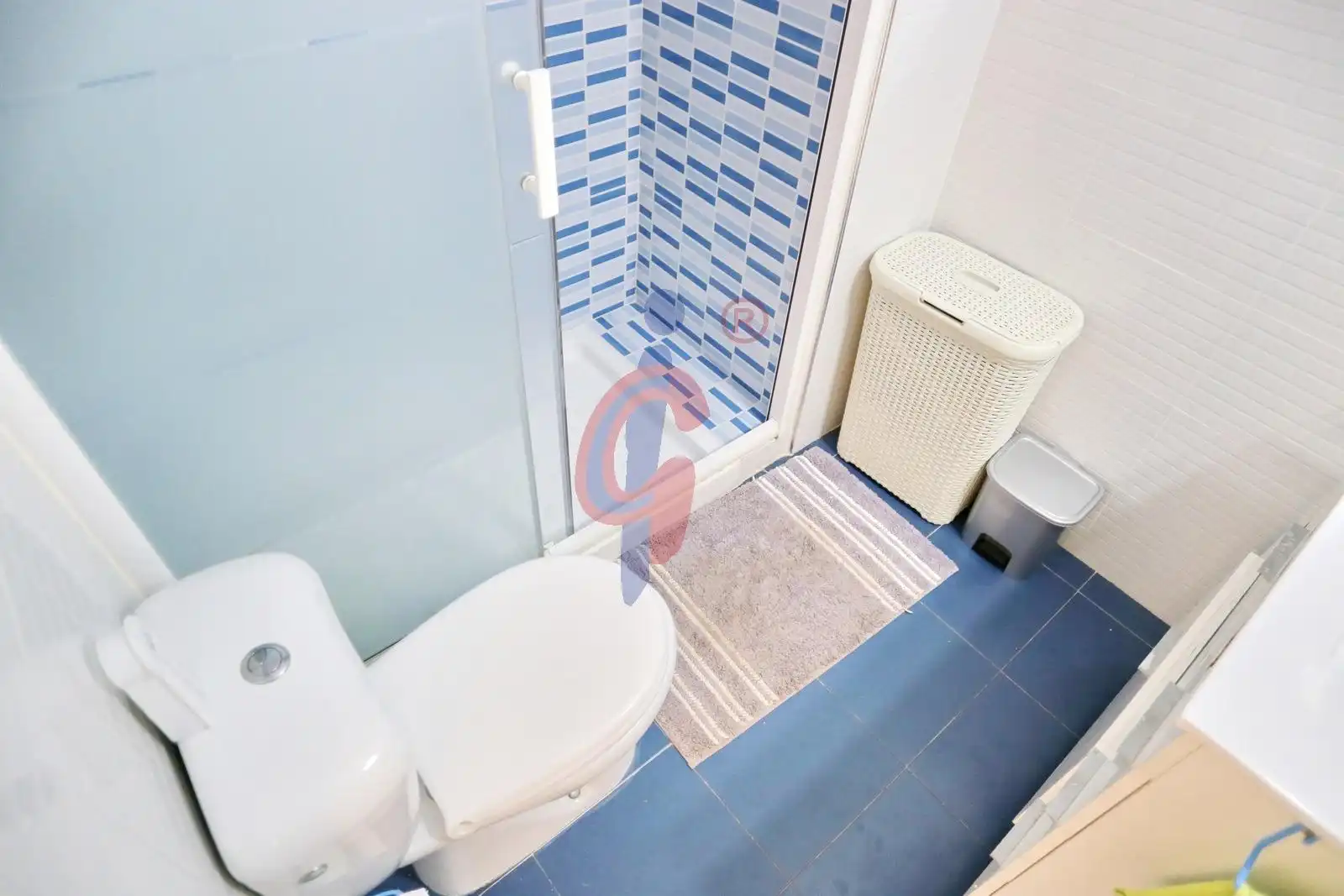 Bathroom of Flat for sale in Guardamar del Segura  with Air Conditioner, Heating and Terrace