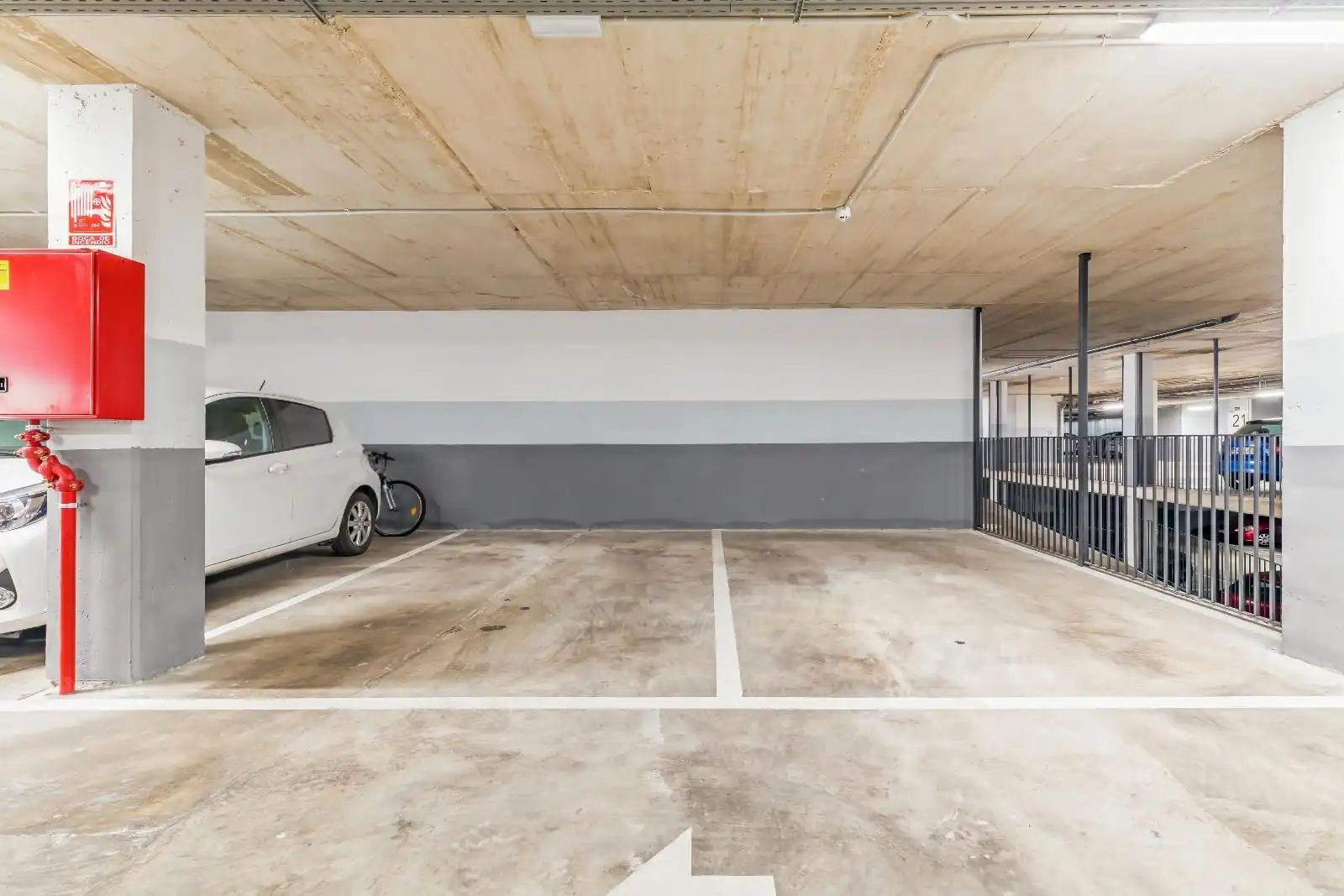 Parking de Ático en venta en Rivas-Vaciamadrid con Terraza y Piscina comunitaria