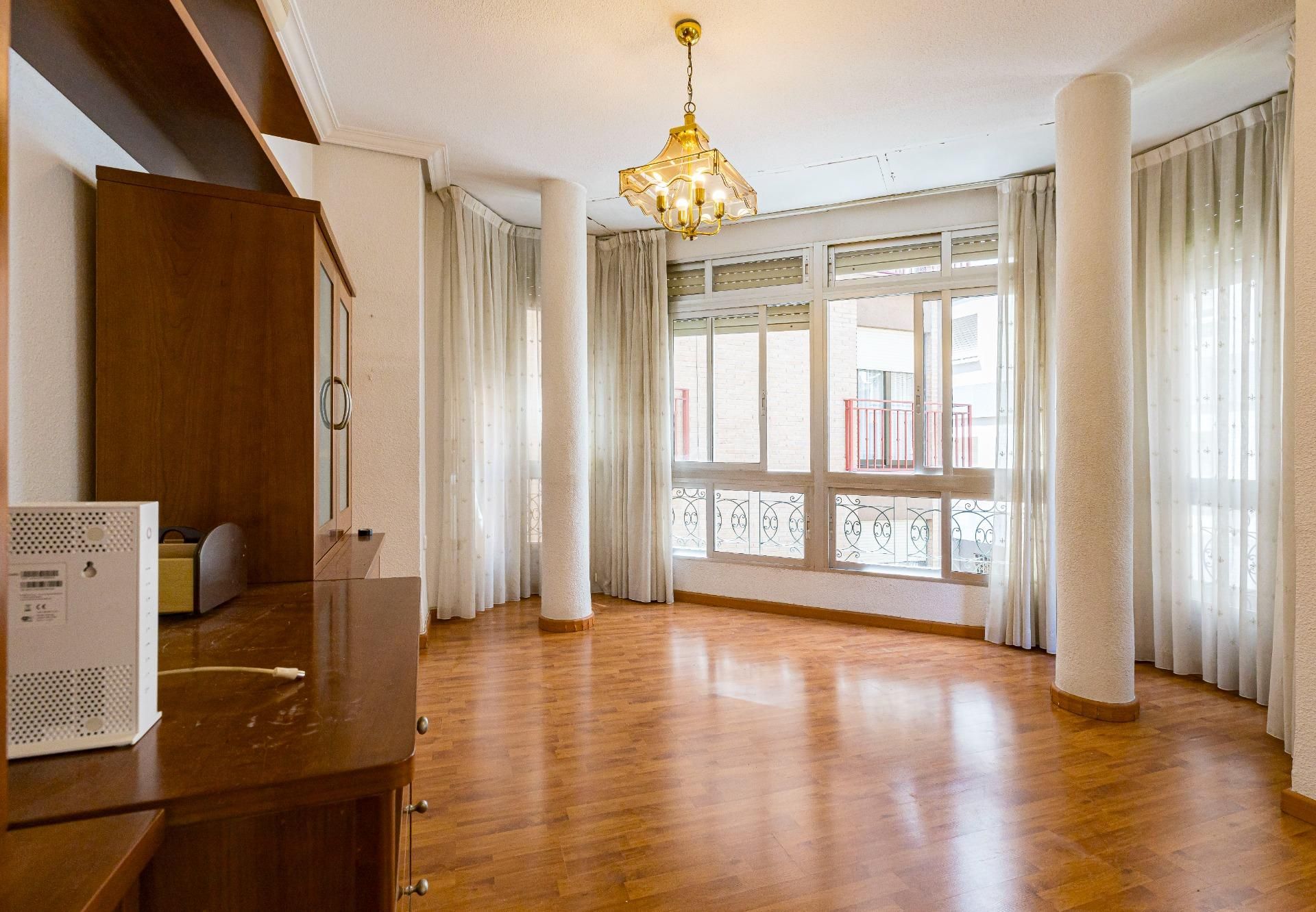 Dormitori de Apartament en venda en  Murcia Capital amb Aire condicionat, Parquet i Traster