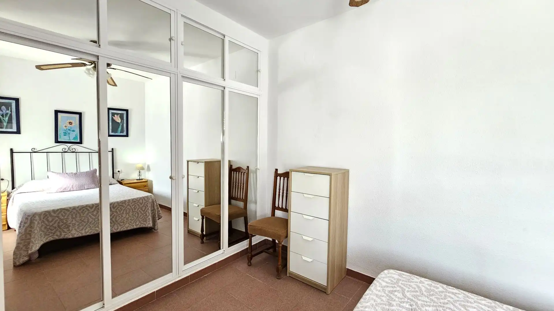 Schlafzimmer von Wohnung zum Verkauf in Chipiona mit Klimaanlage und Möbliert