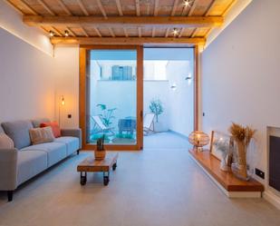 Living room of House or chalet for sale in Vilanova i la Geltrú  with Air Conditioner, Terrace and Balcony