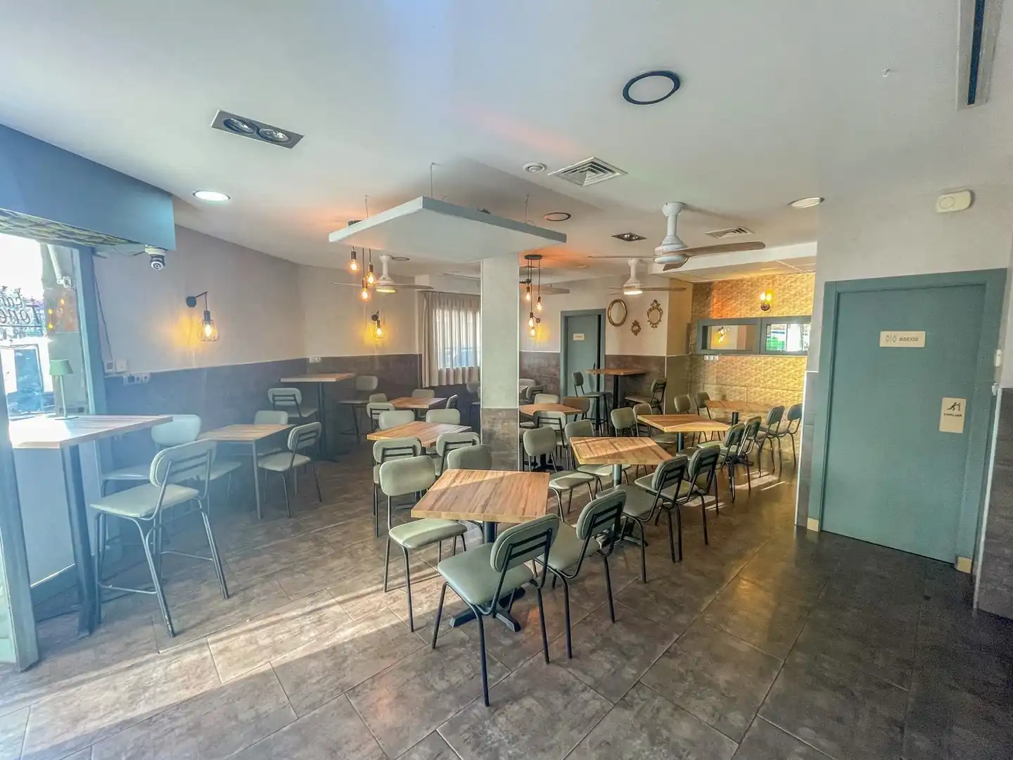 Commercial properties for rent in Valencia  with Air Conditioner