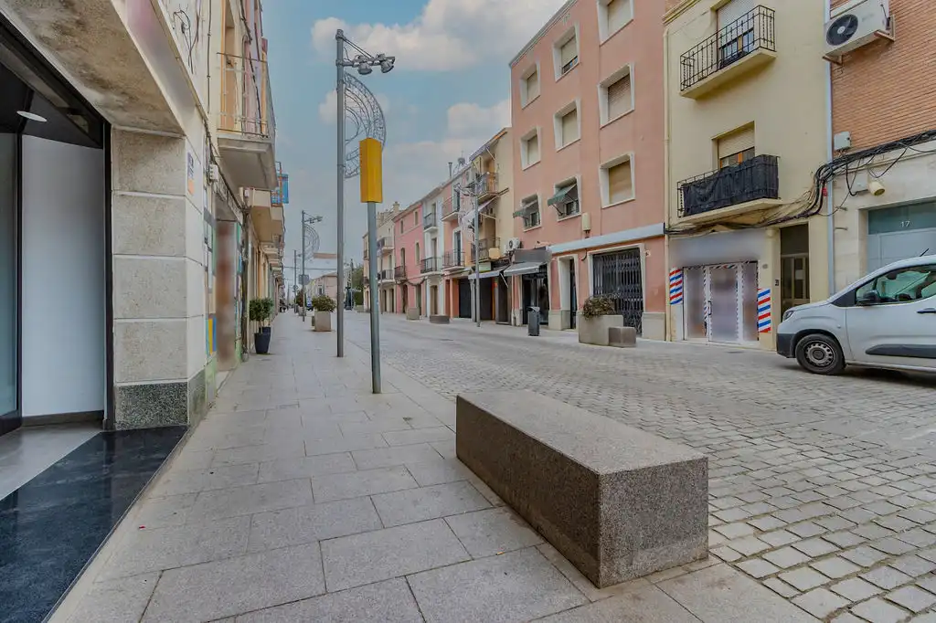 Vista exterior de Local en venta en Almacelles