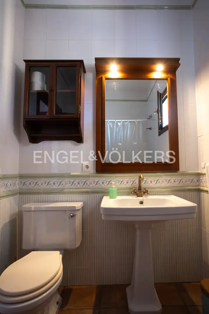 Baño de Finca rústica en venta en Llerena con Calefacción, Jardín privado y Trastero